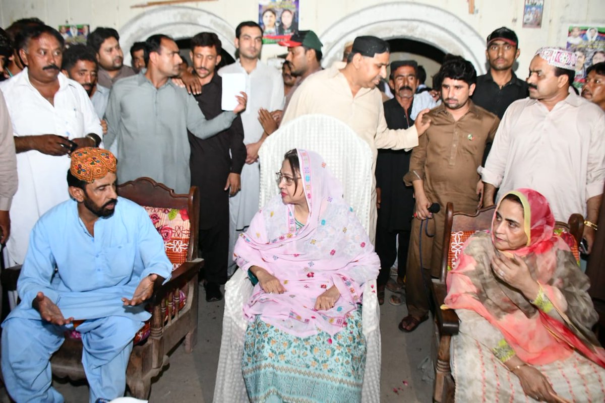 Sadiajavedppp's tweet image. President PPP women wing Pak and candidate for #PS10 Ratodero Honourble Adi @FaryalTalpurPk  attending different programmes 
#LarkanaMainTeerChalayga
#VoteForTeer