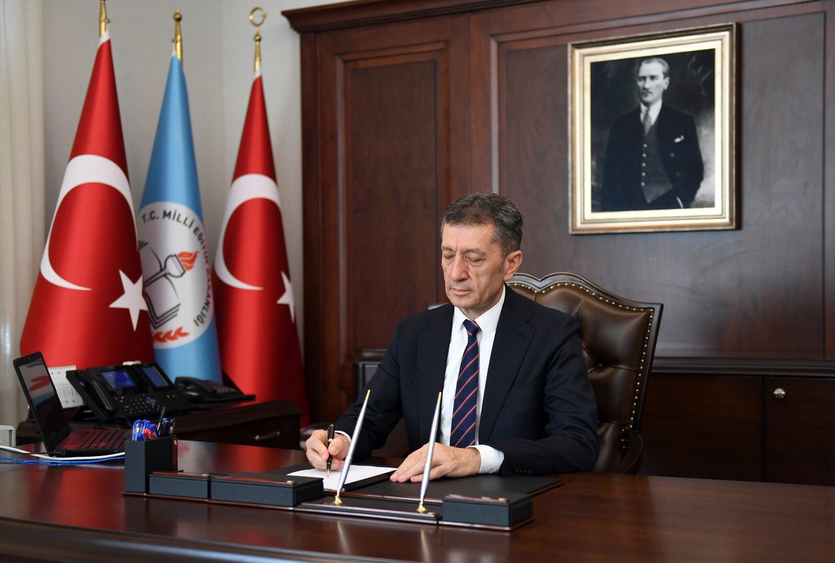 Bakan Selçuk’un “15 Temmuz Demokrasi ve Millî Birlik Günü” Mesajı
meb.gov.tr/m/haber/16799/…