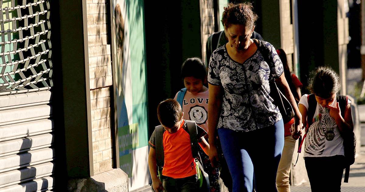 TheLastWord's tweet photo. Feds won't say if they will reunite kids with deported parents https://t.co/cQIq9KKME2 https://t.co/rElZbJv1XK