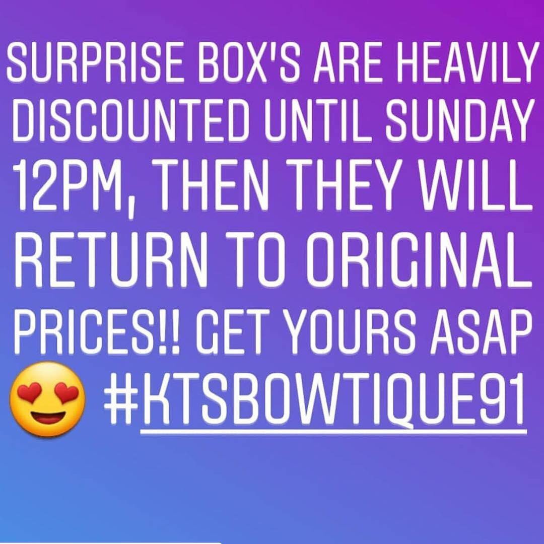ktsbowtique91's tweet photo. 🎉🎉🎉 S U P R I S E ⭐️ B O X E S 🎉🎉🎉 .
Head over to @ktsbowtique91 to get these amazing boxes only till Sunday 12pm ⭐️🎀⭐️🎀⭐️🎀⭐️
Be sure to get your surprise box while it's heavily discounted!! At @ktsbowtique91 #ktsbowtique91 
#bows🎀 #prettybows #sparkles https://t.co/DrREQOXJ93
