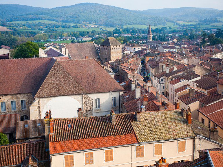 CNTraveler's tweet photo. The 10 most beautiful small towns in France in honor of #BastilleDay https://t.co/Q06XkwEdy6 https://t.co/QdasCCDLQw