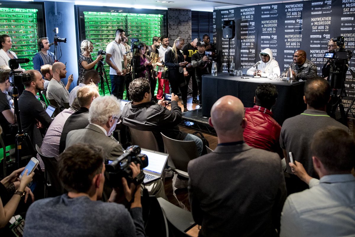 Swanson_Comm's tweet photo. Although he hasn’t been knighted, @FloydMayweather was fielding press questions like royalty 👑 #MayMacThrowback https://t.co/8f4rYZhT3i