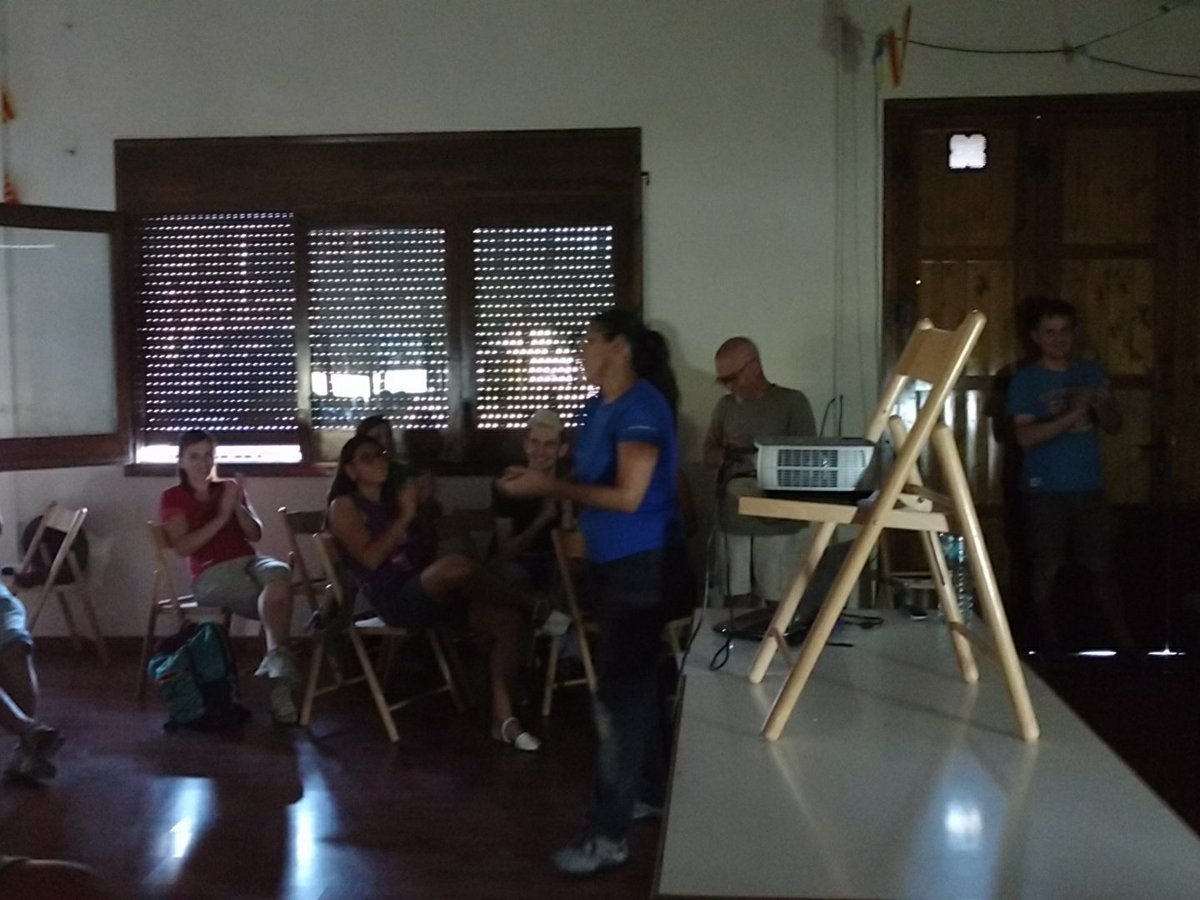 grobuab's tweet photo. Una de las últimas actividades. La presentación de los hallazgos bioarqueologicos. #besora2018 https://t.co/pL7jOXDFkh