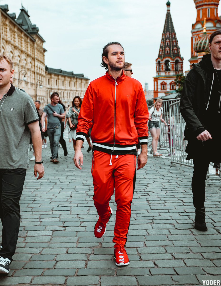 Zedd's tweet photo. Being a tourist in Moscow 🇷🇺 https://t.co/Mj7nK6uPBP