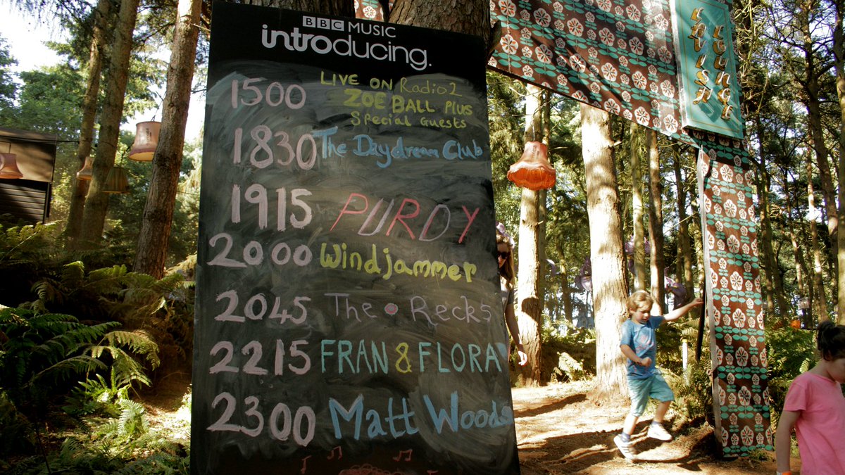 It's our second day at #LatitudeFestival and the new music is flowing! We've got an incredible line-up of new artists performing, so if you wanna make some discoveries: join us in the Lavish Lounge. 

🌳🌳