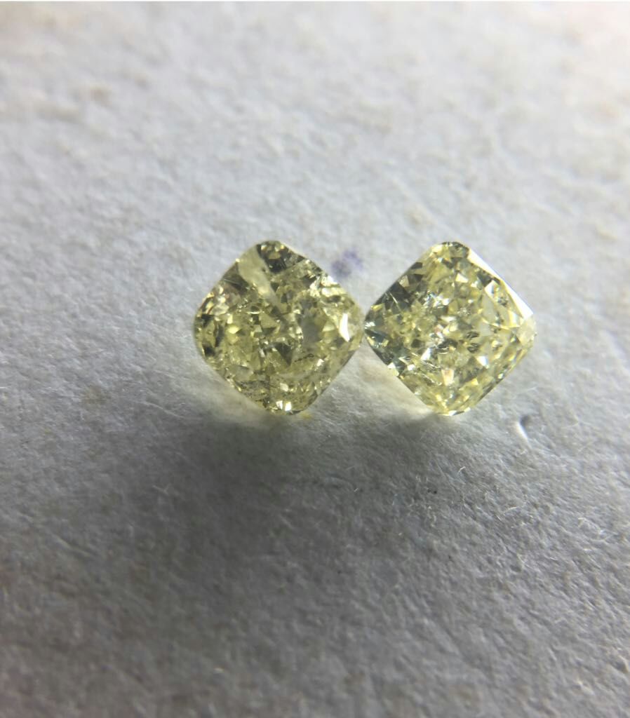 Natural Fancy Yellow Color Cushion Shape Loose Diamonds Pair

henilimpex.com
Email: henilimpex@gmail.com

#fancydiamonds #yellowdiamondearrings #yellowdiamond #yellowdiamondpair#cushioncutdiamond #naturaldiamond #loosediamond #diamondpair #newyorkjewelry #floridajewelry