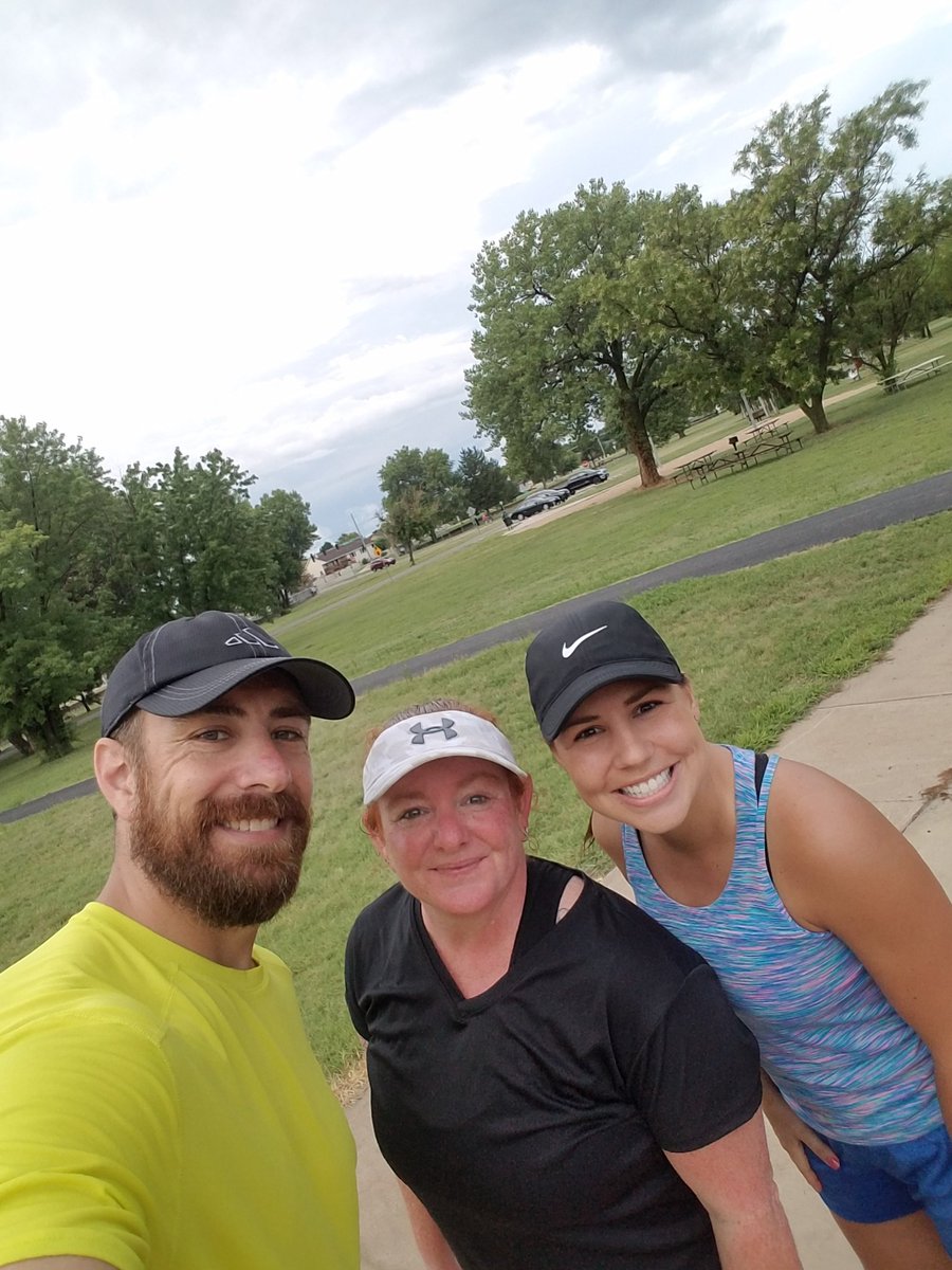 CoachPorter77's tweet photo. These are MY people! #PFMJoes with @FleetFeetWichta #Start2Finish groups, (I see you H1) got miles in under some *cooler*, *slightly* less humid weather. Great day, great camaraderie! #pfm18 #ffict @runpfm https://t.co/VlFa4LgziN