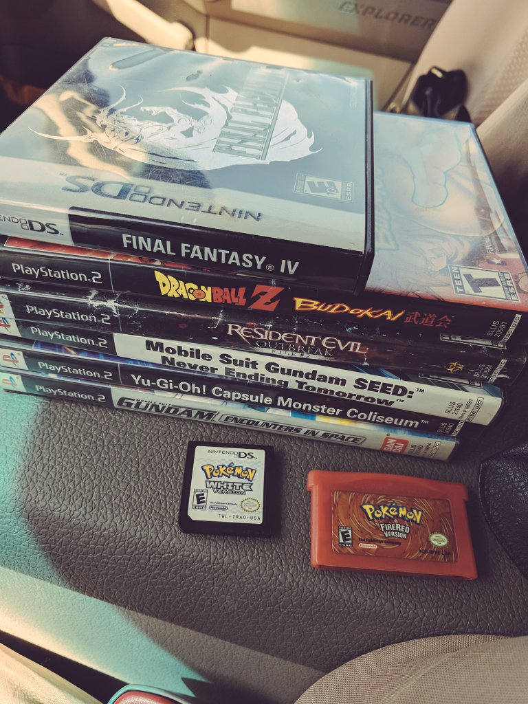 the4MC's tweet photo. #thriftstore finds. Videogames $15, Power Rangers box $1, Halo $1, display cabinet $5. https://t.co/D1yRir0Lzm