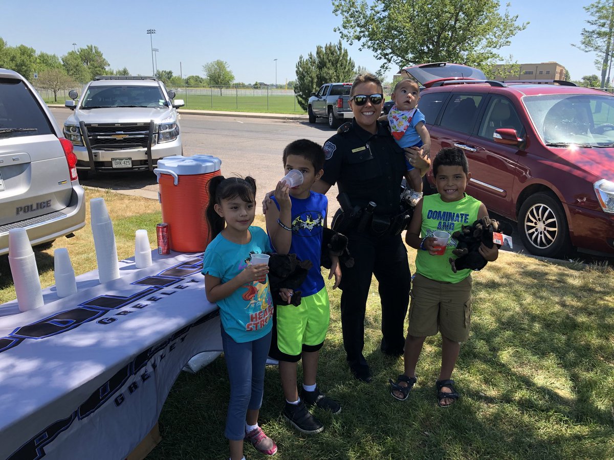 GreeleyPolice's tweet photo. Cool-Aid with a cop is a huge success! We are sure enjoying staying COOL with these kids! #coolaidwithacop #greeleypd #CommunityEngagement #copsarecool @9NEWS @GreeleyTribune https://t.co/kKDML0oW3w