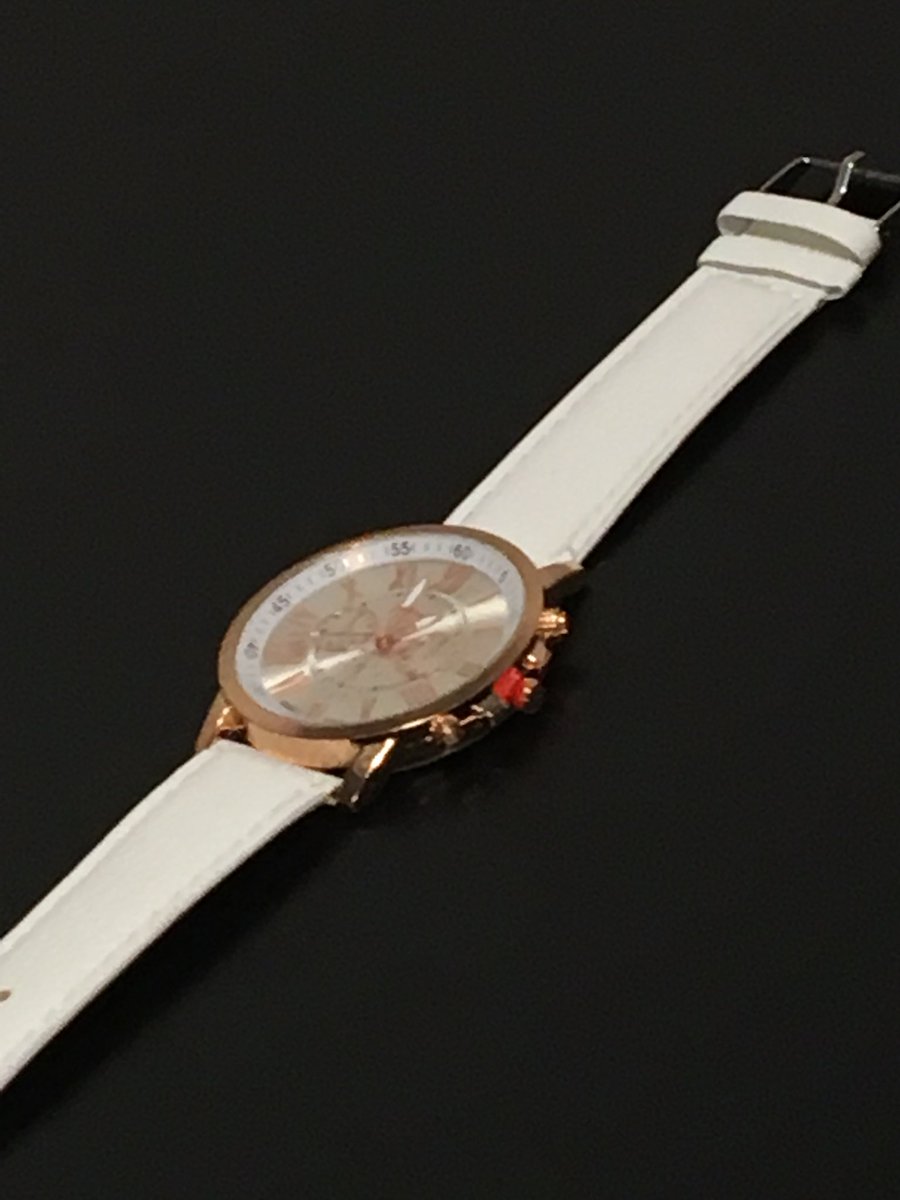 affordible's tweet photo. Free shipping cheap watches for any occasion! https://t.co/sdDfUWEMBL