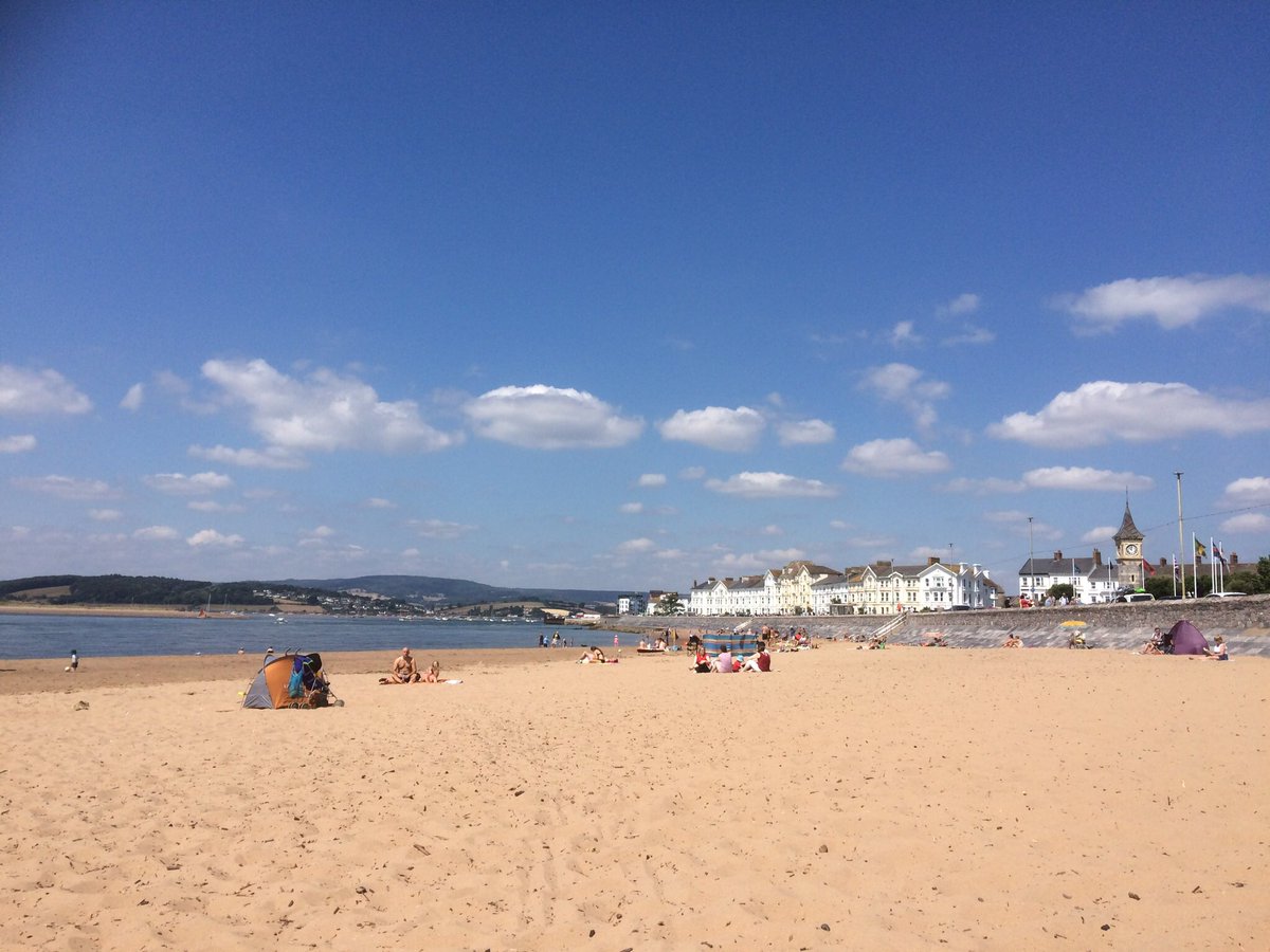Enjoyed a very beautiful and sunny afternoon at Exmouth beach with some of the @metoffice summer interns! #loveukweather #beach #sand #sun #summerplacement #metoffice