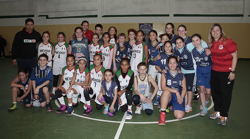 CAPeventos's tweet photo. X Encuentro Internacional de Mini Peñarol - 21 Septiembre 2018 - Fotos edición anterior
Info: info@capeventos.com.ar - IG: @CAPEventos
#Basquetbol #Basquet #Baskete #minibasket #MarDelPlata #Argentina #CopaDeClubes https://t.co/87SkOyau0F