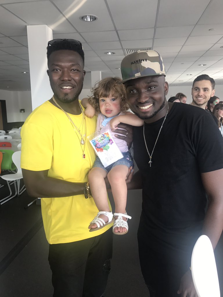 KarenBarker17_'s tweet photo. Emma's @ReggieNBollie biggest fan! #thenextadele #newgirl π΅βοΈ https://t.co/ttdkPXiQ2U