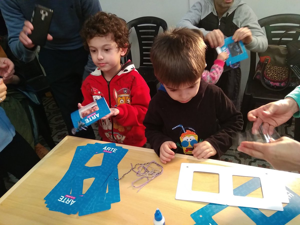 museodeltrajeba's tweet photo. #MinimuseoEnVacacionesDeInvierno Taller de Música a cargo de @minimento para que los niños jueguen a armar sus propios instrumentos. https://t.co/MRyQPChCvD