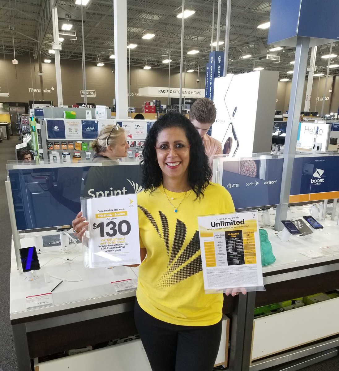You can't say I didn't tell you about Sprint's Special deals this weekend. Here you go❣💙💛 Come in and save some money!!!@LauraMcLaugh96 <a href="/vcarbone06/">Vin Carbone</a> @sprintNEregion #SprintUnlimited
