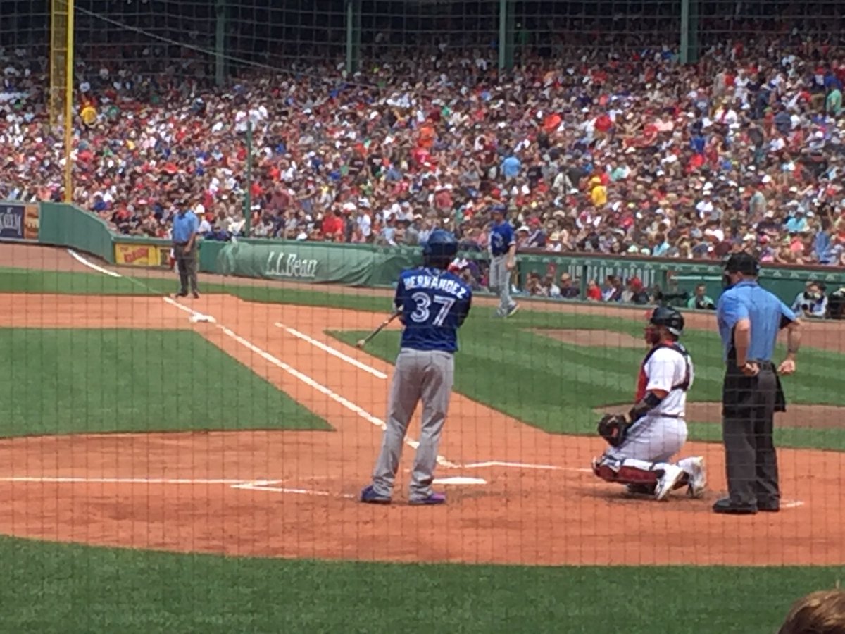 susankotch's tweet photo. It's big, it's green, it's a monster. #redsoxgame #row11 #thirdbasesideofhomeplate #Fenway https://t.co/uqDbhxVofz