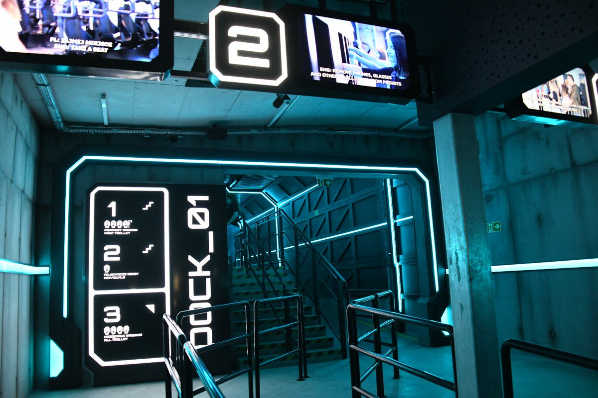ThemeParksEU's tweet photo. The queue line for #Hyperion is a fully immersive space themed walkthough. Very impressive. https://t.co/kCNWxdN05K