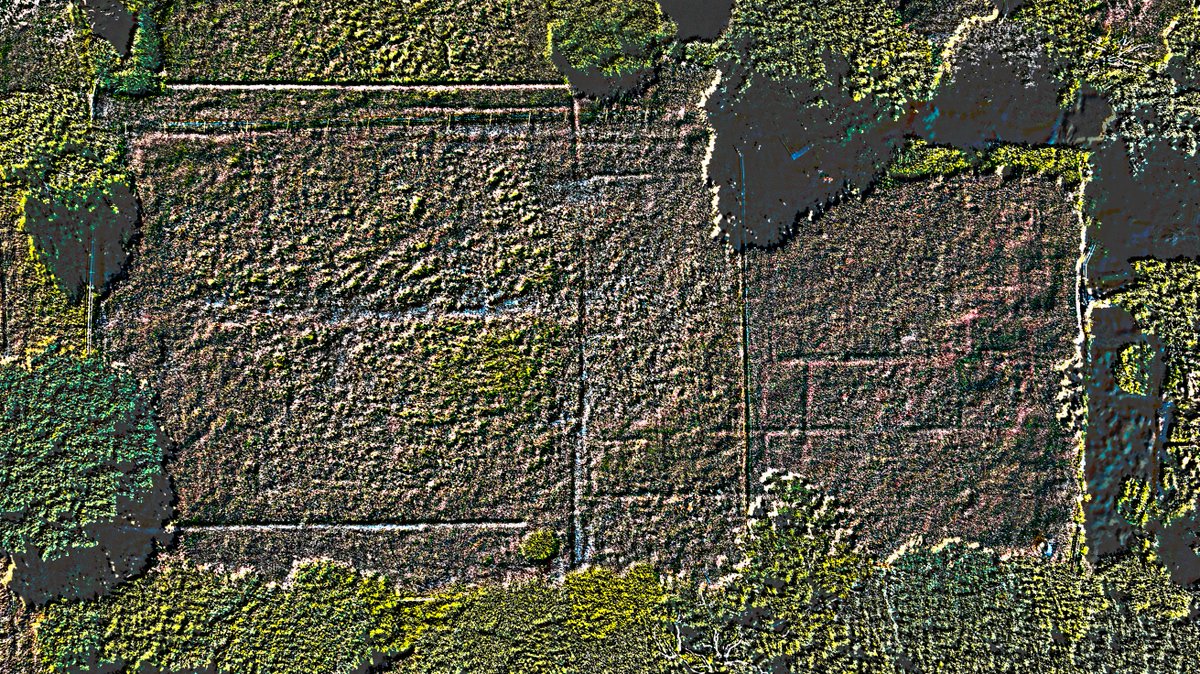 skycameast's tweet image. After such a dry summer, Great #Saxham Hall near #BuryStEdmunds has revealed some of itself - 300 years after being demolished.
Find out more with @MarkGlennMurphy - @BBCSuffolk Monday.