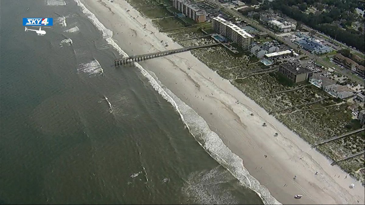 Florida beach closed after 2 shark bites in 5 minutes bit.ly/2KZs3jH https://t.co/OZDbgqU2Ms