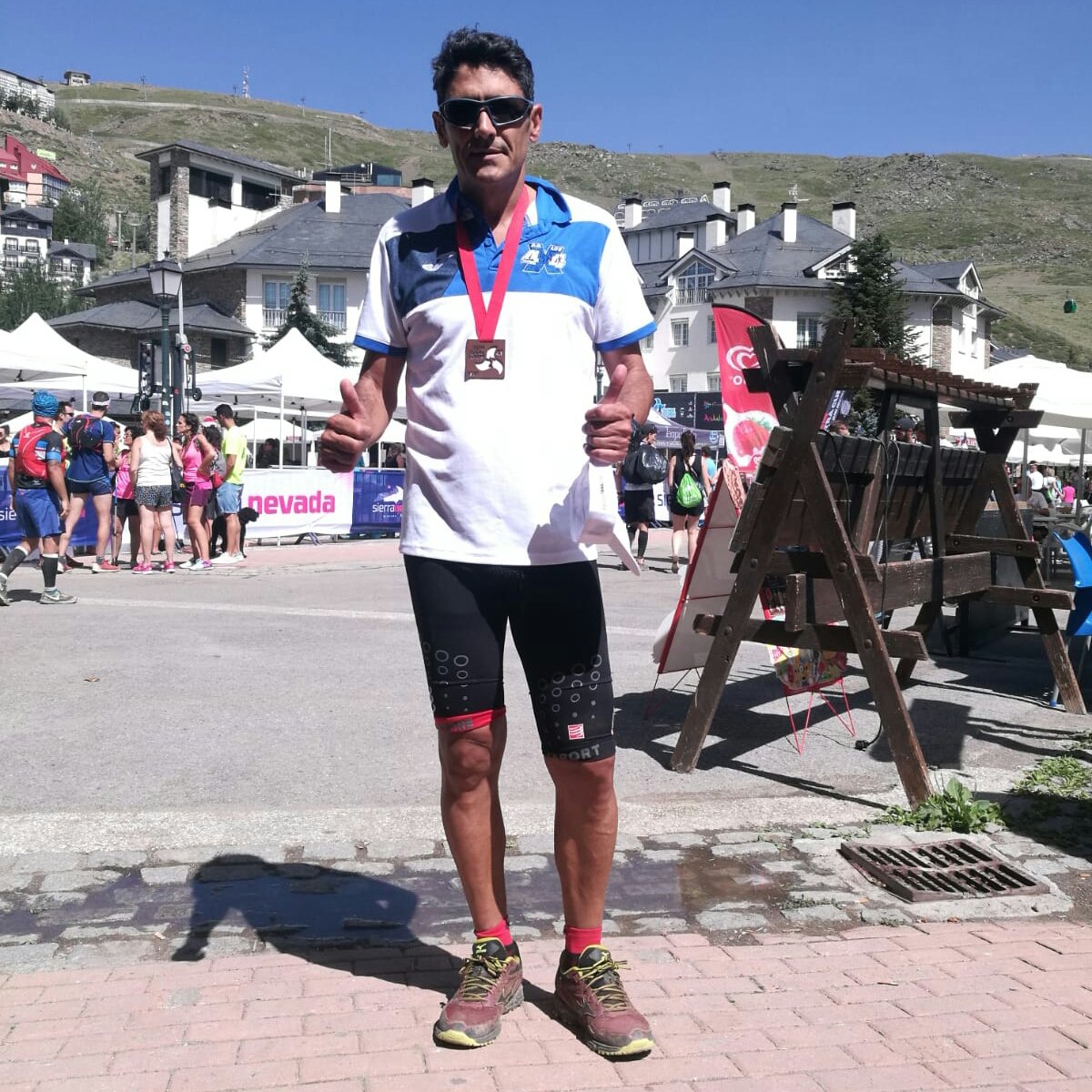 cd_los_4x4's tweet photo. Hasta Granada se desplazaba nuestro atleta Álvaro Blanco, para participar en "Trail Sierra Nevada - 62k".
Carrera muy tecnica, con un desnivel+ de 3710m. y un desnivel- de 2650m., consiguiendo un excelente registro de 11:32:08.
#CD_Los_4x4 #EstelladelMarques
#Trail #SierraNevada https://t.co/Segxtbef05