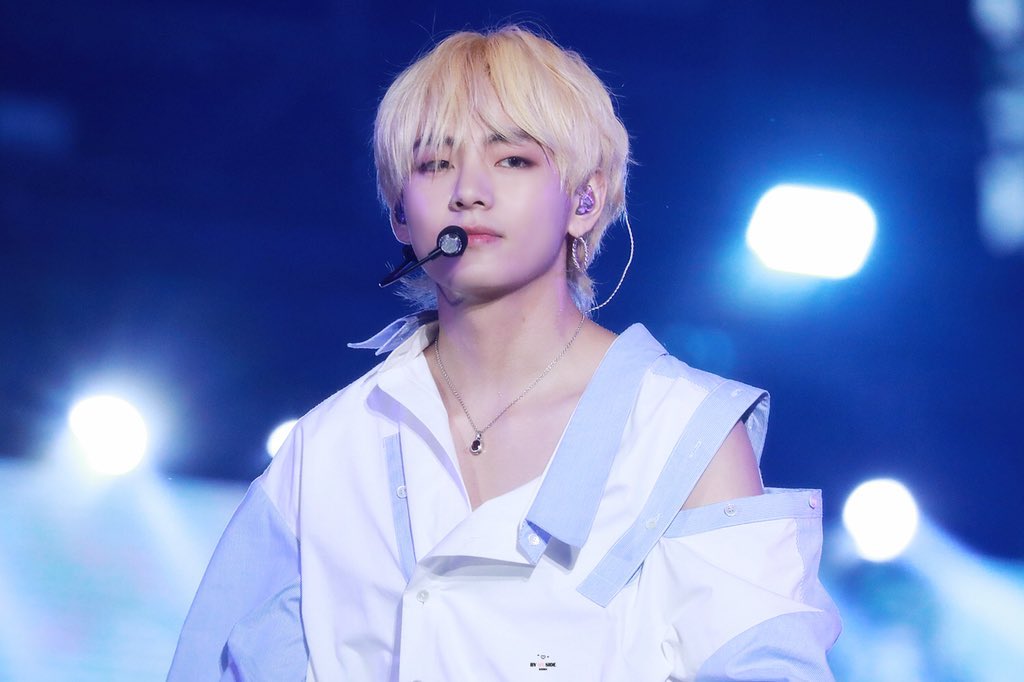 ktbrasil_'s tweet photo. 070718
—
SBS Super Concert in Taipei

#뷔 #V #태형 #Taehyung #방탄소년단 #BTS

#TeenChoice #ChoiceFandom #BTSARMY @BTS_twt https://t.co/AkMfEoFhb6