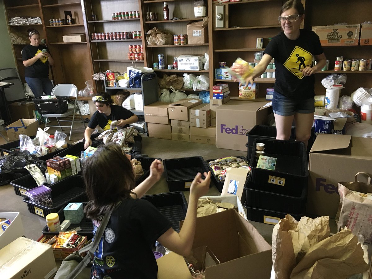 GearMom's tweet image. #DetroitPhoenixCenter food pantry BIG build out went great! Shelving built, organized, and loaded.  THANK’s to Courtney Smith for this great opportunity and to our partner #BehrhellaThermocontrol for wire shelving! Go Gearheads! @FRC1189 @FIRSTweets @GPSchools #StartWithBuild