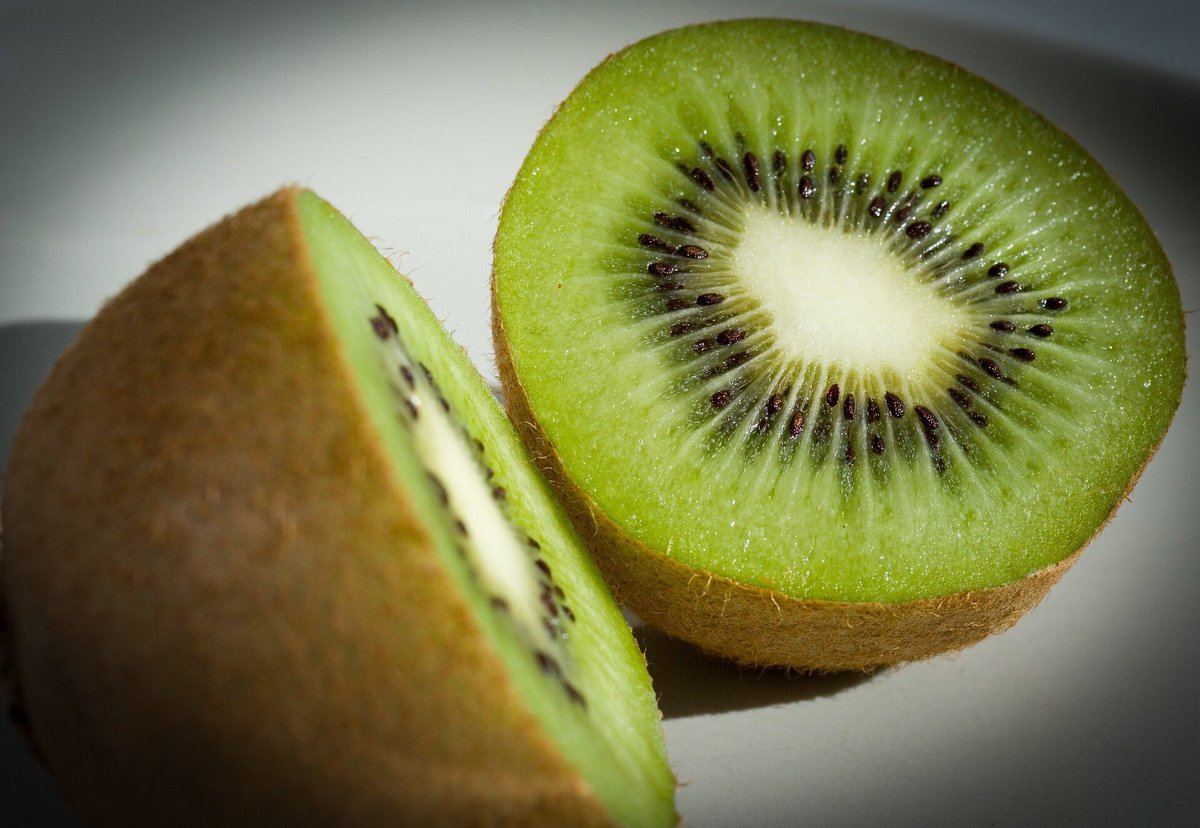 Lunch was several of these—I think like 10 of them?! LOL 

Kiwi is on sale at Safeway and Sprouts by the way. 

🥝 ☺️