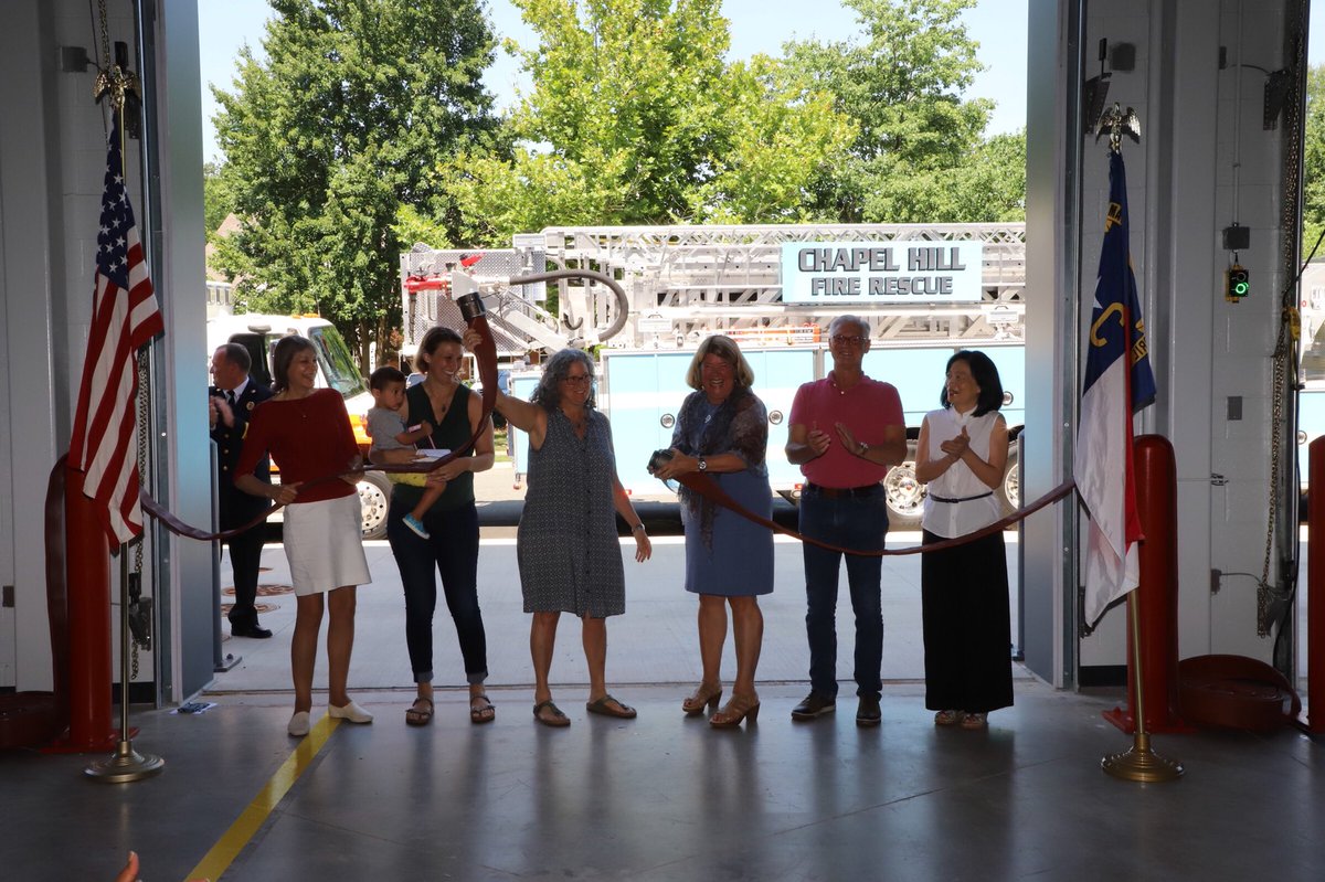 ChapelHillFD's tweet photo. View more photos and video from today’s dedication ceremony of Fire Station #2 on #HamiltonRd at https://t.co/rlFPvxNXNl. https://t.co/GSVPUSt71W