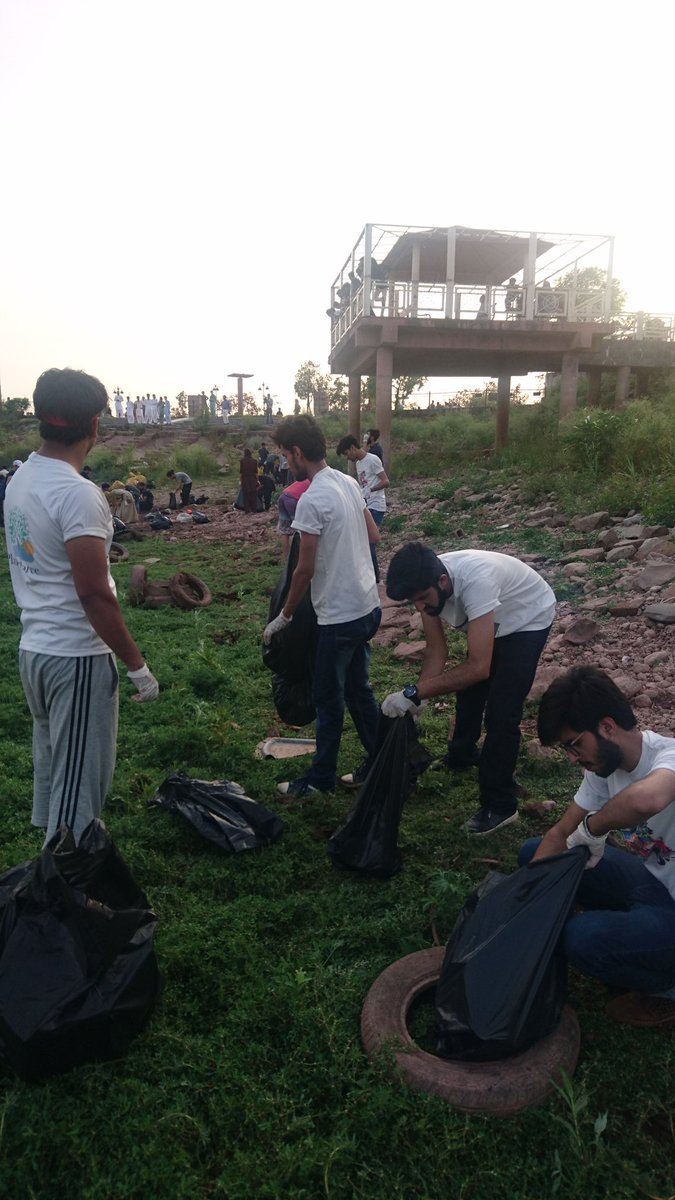 planterforce's tweet photo. Cleanliness Campaign at Lake View Park
It is done with the volunteers of "Goal Save Earth" on the weekly basis
We invite volunteers to come and join us in the cause of reducing plastic, and clean drinking water for all
Pakistan Zindabad 🌳
#garbagefreePakistan #planterforce https://t.co/gu429ifGA7