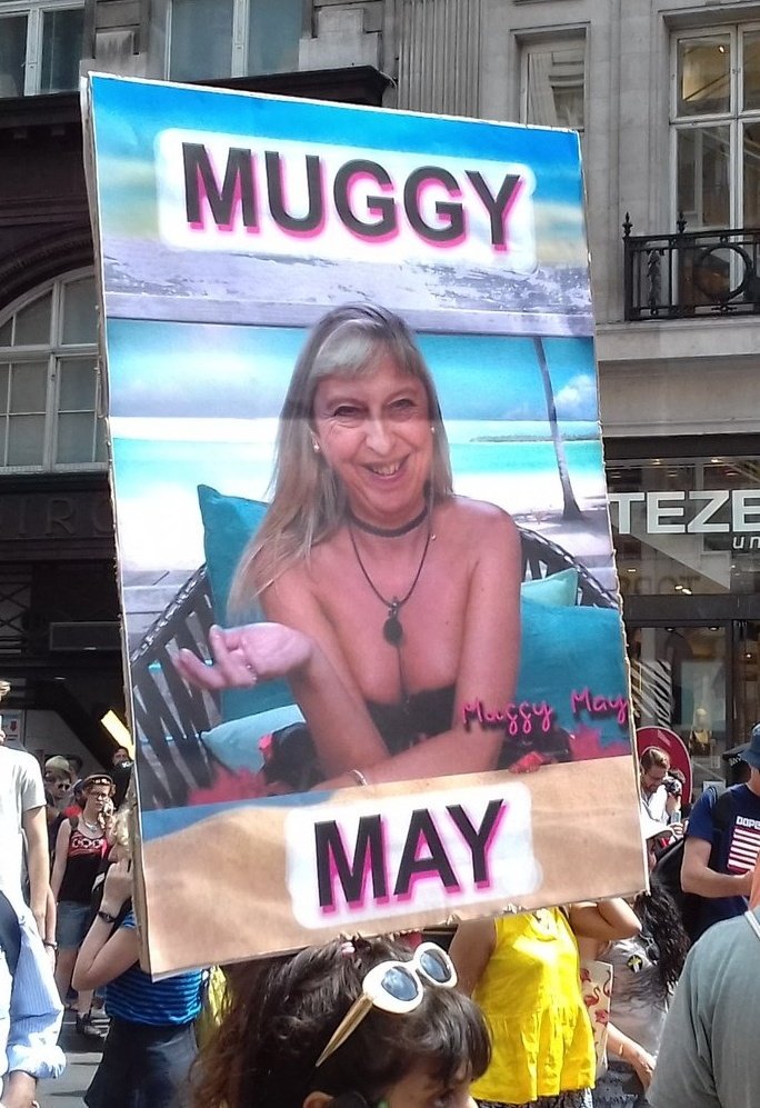 jonoread's tweet photo. Plenty of #LoveIsland themed signs at the Trump protest yesterday, even one which just said 'Georgia's not loyal' 😂 https://t.co/m1yQShwT7s