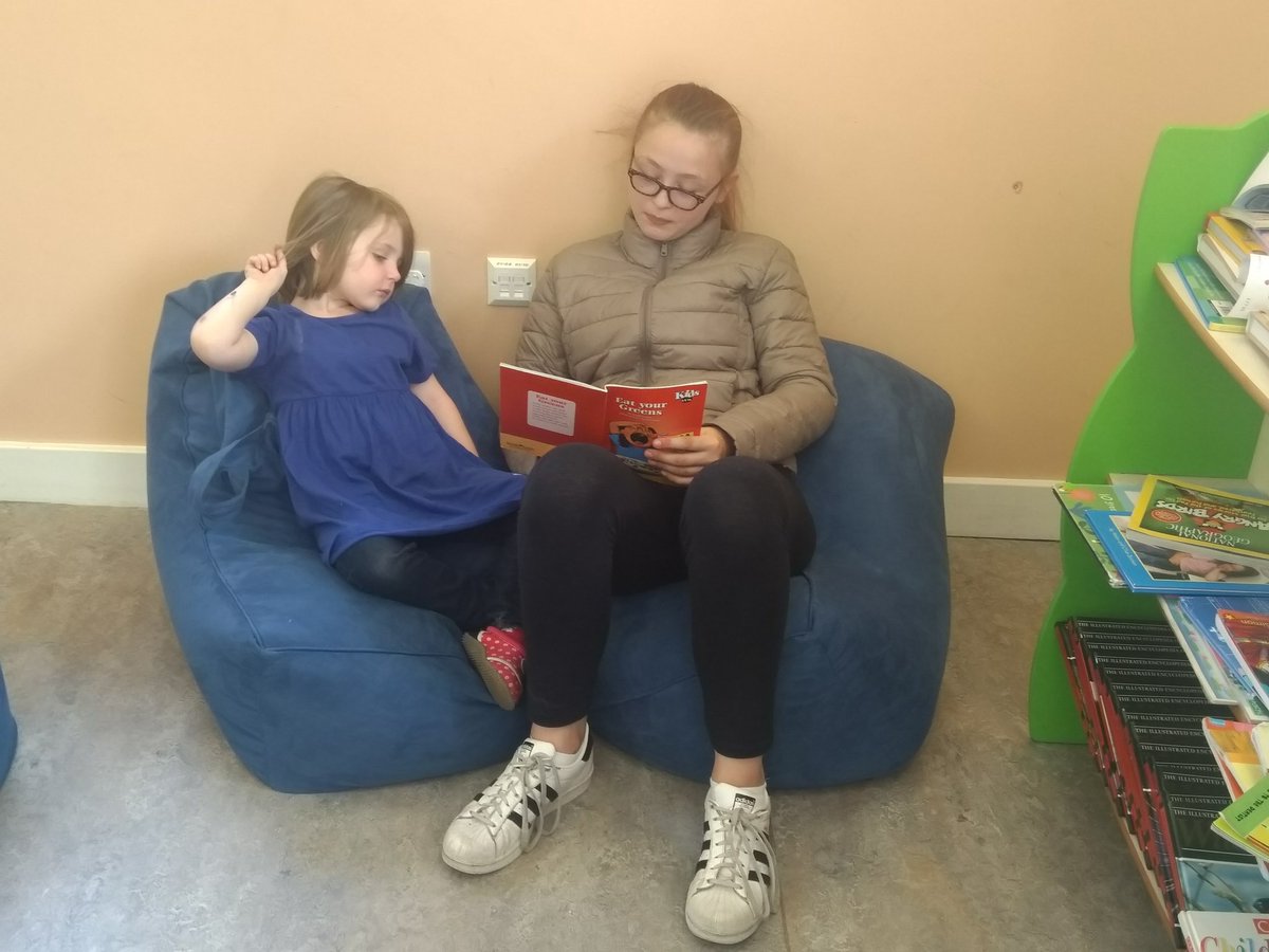 PSGLunchclub's tweet image. Reading and counting together between breakfast and lunch.  @PSGLunchclub #summerlearningloss #maslowbeforebloom
#endholidayhunger @MealsMoreBrakes @EndHunger_UK @EastLothianAP @SupportfrmStart @ELCouncil @EL_Foodbank