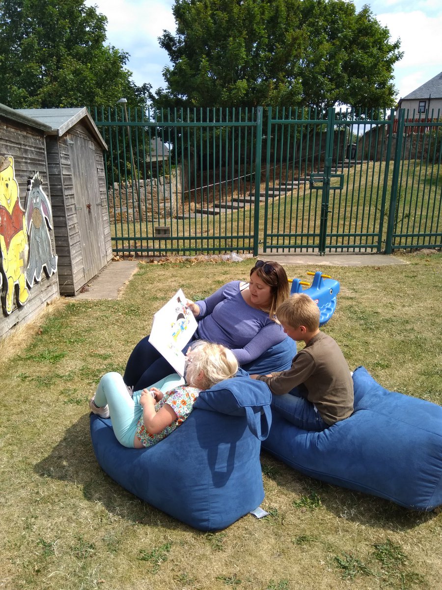 PSGLunchclub's tweet image. Reading and counting together between breakfast and lunch.  @PSGLunchclub #summerlearningloss #maslowbeforebloom
#endholidayhunger @MealsMoreBrakes @EndHunger_UK @EastLothianAP @SupportfrmStart @ELCouncil @EL_Foodbank