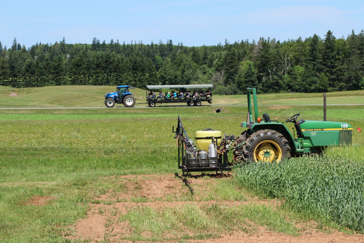 wayneagainpei's tweet photo. Thanks to the over 400 people who came out to our @AAFC_Canada research open house today in Harrington, PEI. https://t.co/xsTRdaAu79