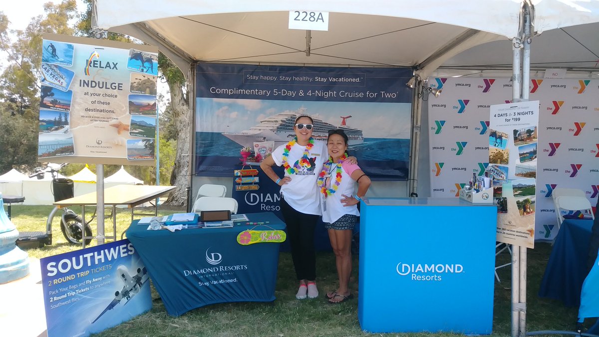 JooYunMin1's tweet photo. Ready for San Diego Pride!!! Elsa and I are here to represent!!! #DRSummerShowDown #SanDiegoOpc #Sdpride2018 #diamondCareers #whyareyounothere https://t.co/f9J8tJ3olG