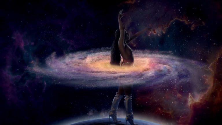 ArabPopCorn1's tweet photo. 📸 HD | كليب أريانا غراندي الجديد بعنوان “God Is A Woman”
(1) https://t.co/HkGs8x9kkk