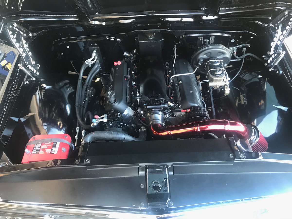 Hot_Rod_Dani's tweet photo. My shop just built this ‘70 #gmc #gmc1500 #shortbedconversion #lsswap #vintageair #onepiecewindows @FiTechefi @GMC @ChevyTrucks #builtnotbought https://t.co/e8MPQjAwIw