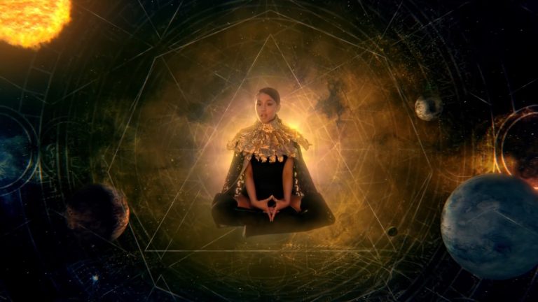 ArabPopCorn1's tweet photo. 📸 HD | كليب أريانا غراندي الجديد بعنوان “God Is A Woman”
(3) https://t.co/OP9yI5IMkx