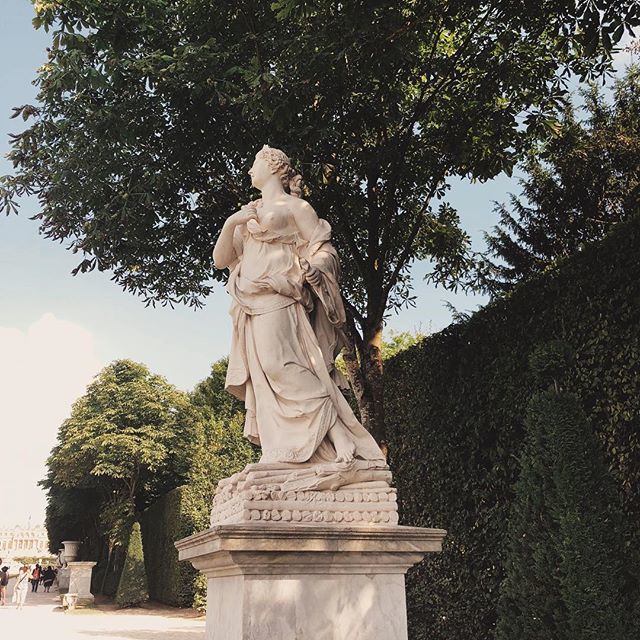 milly07's tweet photo. #versailles #france🇫🇷 😍 https://t.co/kUyBvSaj0W https://t.co/IJFVrDeTu6