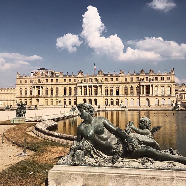 milly07's tweet photo. Spent the day at Versailles this Bastille Day. 🇫🇷🙌🏽❤️ #versaillespalace #bastilleday #france https://t.co/1U3hMmnLeY https://t.co/DIIOCkdZOK