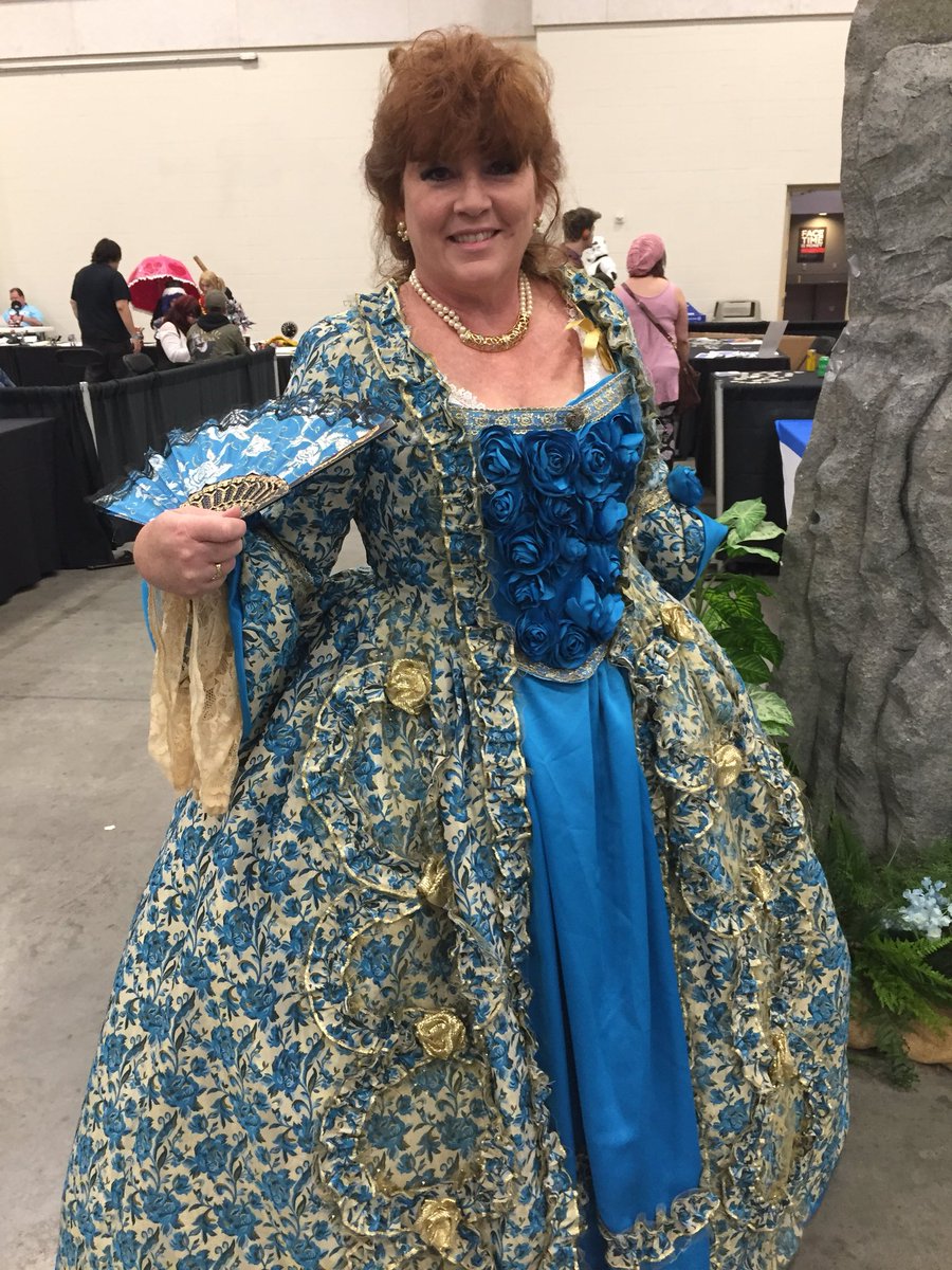 kaywestie's tweet photo. @jenncrumbliss @OutlandishOmaha @Outlander_STARZ @OmahaComicCon #OcomicCon @OutlanderCostum https://t.co/DsITYZbgQP