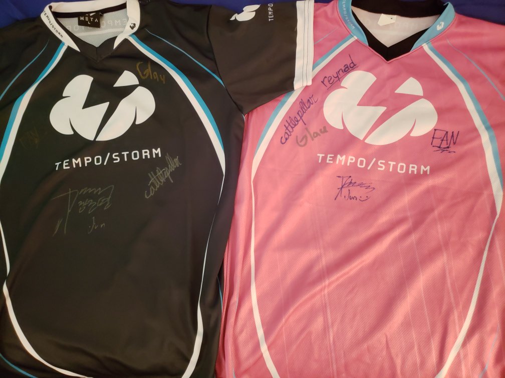 ChigHOTS's tweet photo. Big thanks to @Tempo_Storm for the dope jerseys. And shout outs to @SABRqq, merch gawd. #TSWIN https://t.co/6NMtVoB5Go