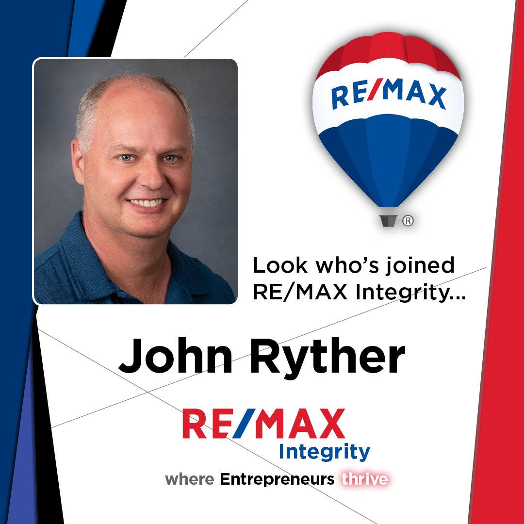 REALTORlifeOR's tweet photo. Welcome, John Ryther to our Medford office. Glad you are part of our growing team!

#medford #oregonrealtor #oregonagent #realtorlife #realtorlifestyle #realtorsuccess #oregonbroker #REMAXintegrity #REMAXintegrityOregon #REMAXhustle #REMAXteam #REMAX #remaxagent https://t.co/POB2VsEHDD