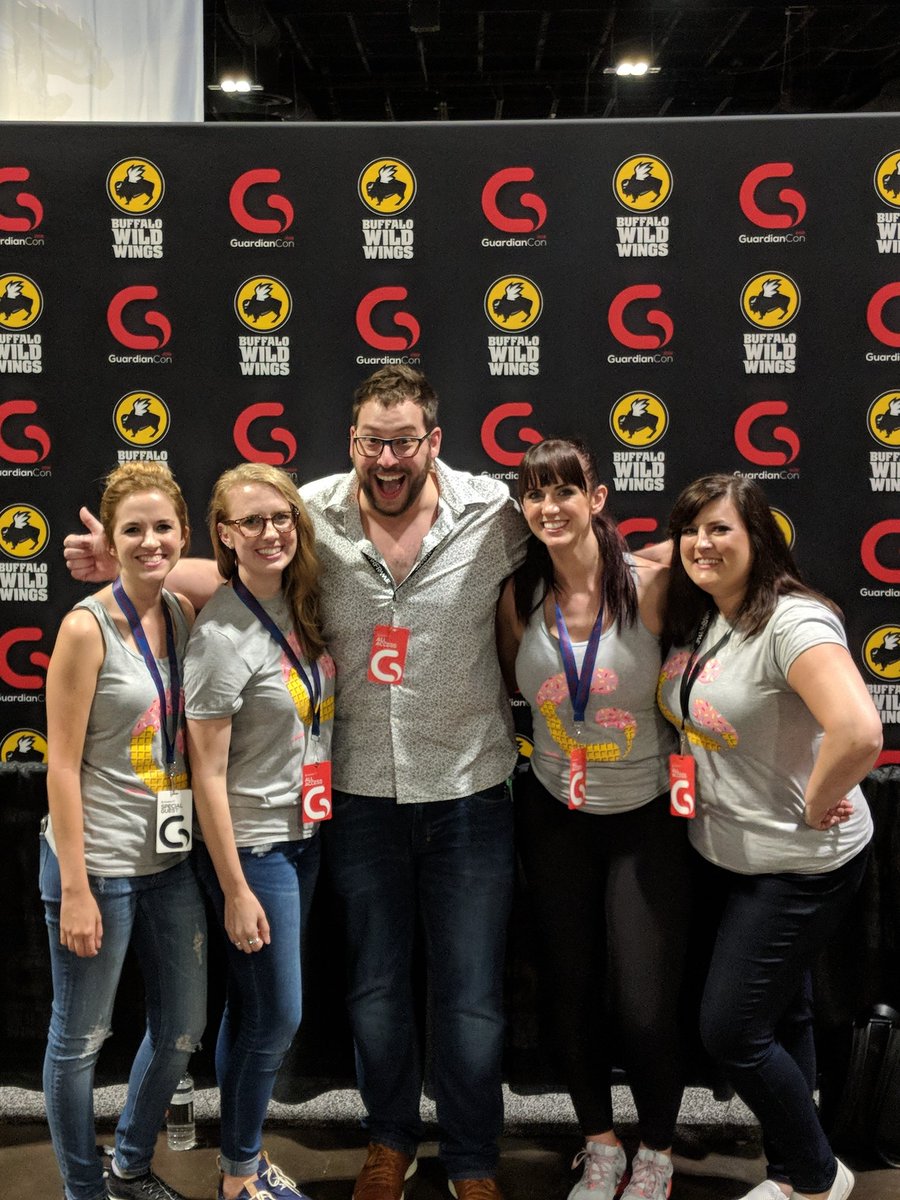 Steffski's tweet image. Even @Gothalion got in on the @3MinBreak meet up with these lovely ladies!