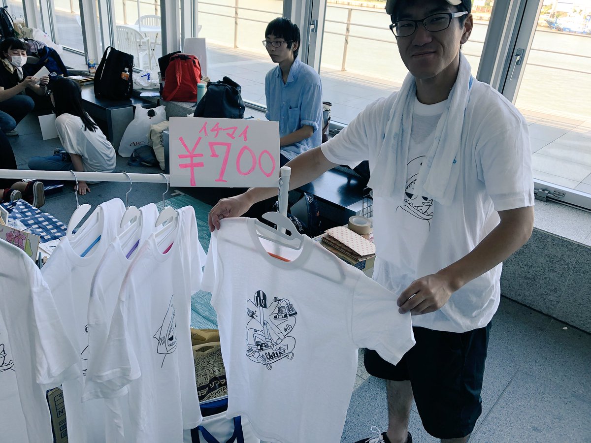 ncads04's tweet photo. クリエーターズマーケット！！
一点ものの貴重な作品もあります⭐️
#NCADクリエーターズマーケット
#新潟デザイン専門学校 
#NSG夏フェス https://t.co/LqiHPSqmgm