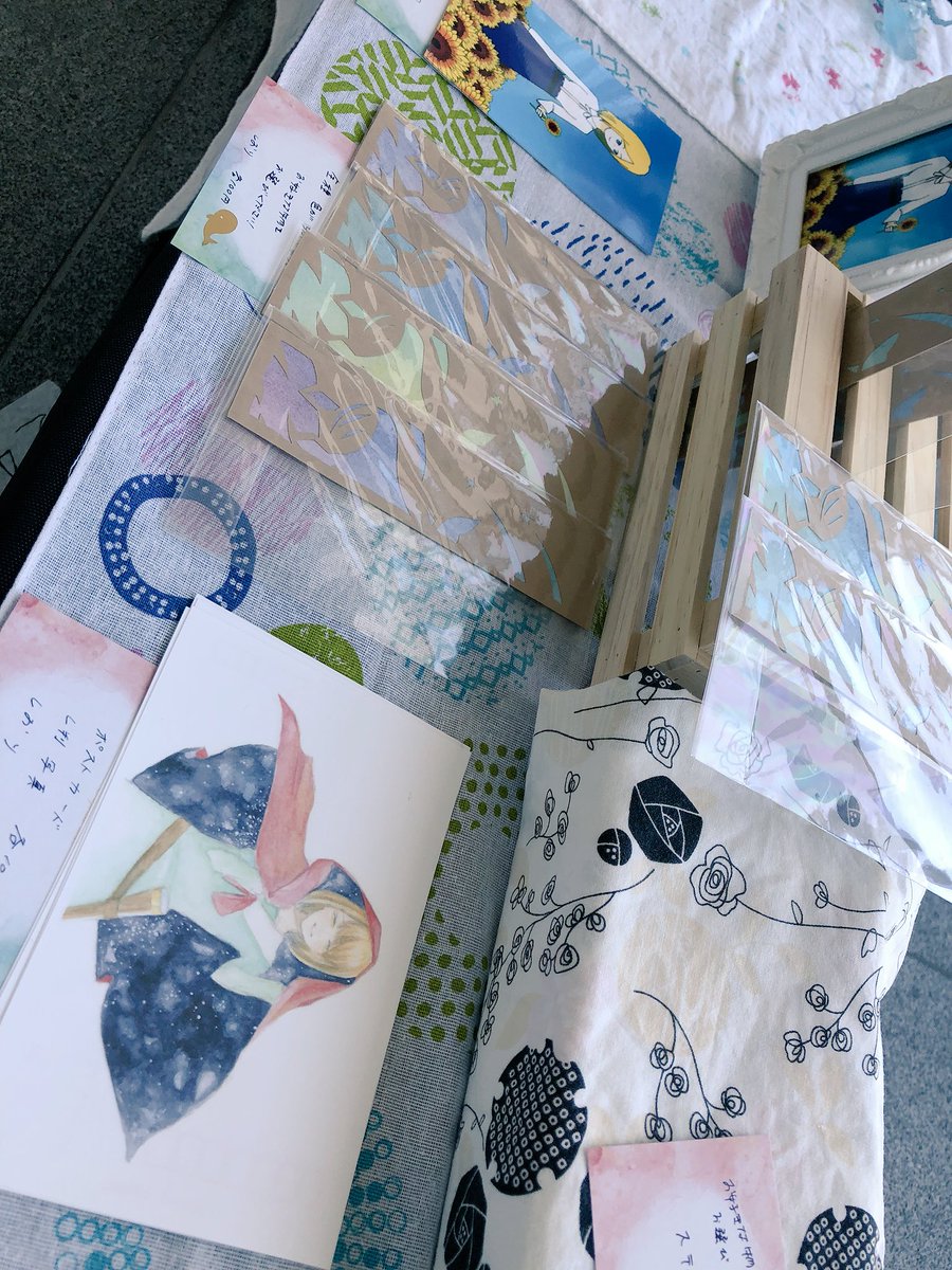 ncads04's tweet photo. クリエーターズマーケット！！
ポストカードやアクセサリー
写真やシール！！
#NCADクリエーターズマーケット 
#NSG夏フェス
#新潟デザイン専門学校 https://t.co/tT45RyJule