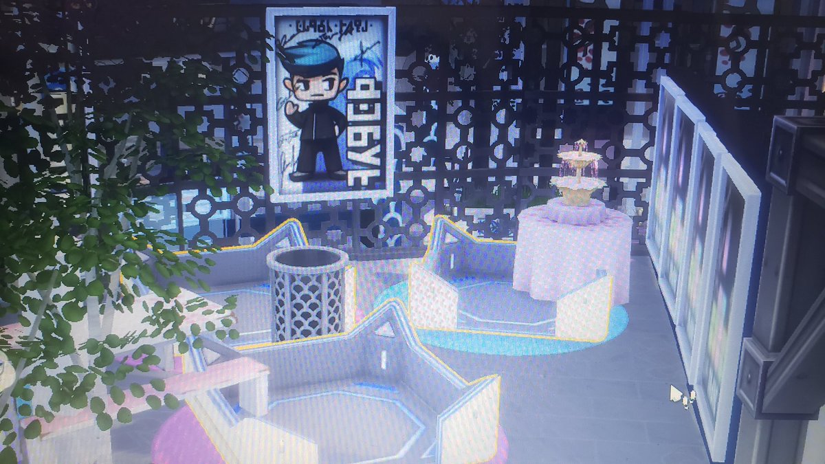Jloabreu's tweet photo. GeekCon + Sakura Tea.. We see here! #TheSims4 #TS4 #TheSims #TS4Bug #TS4Glitch #Glitch https://t.co/ybzOYSeDYd
