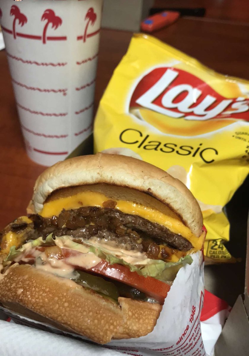 Munoz_6834's tweet photo. Order up for #6834. #2yearssafe #applevalley #safetymatters #6834 #buckmillanponce @likevike https://t.co/MXNhyzMDXo