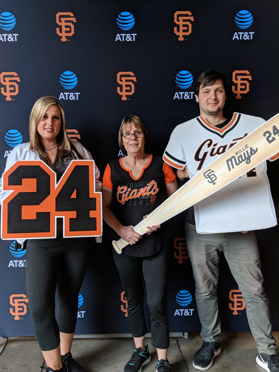 Miss_Casella's tweet photo. #Attpark ⚾⚾⚾ https://t.co/McrsJnVd7U