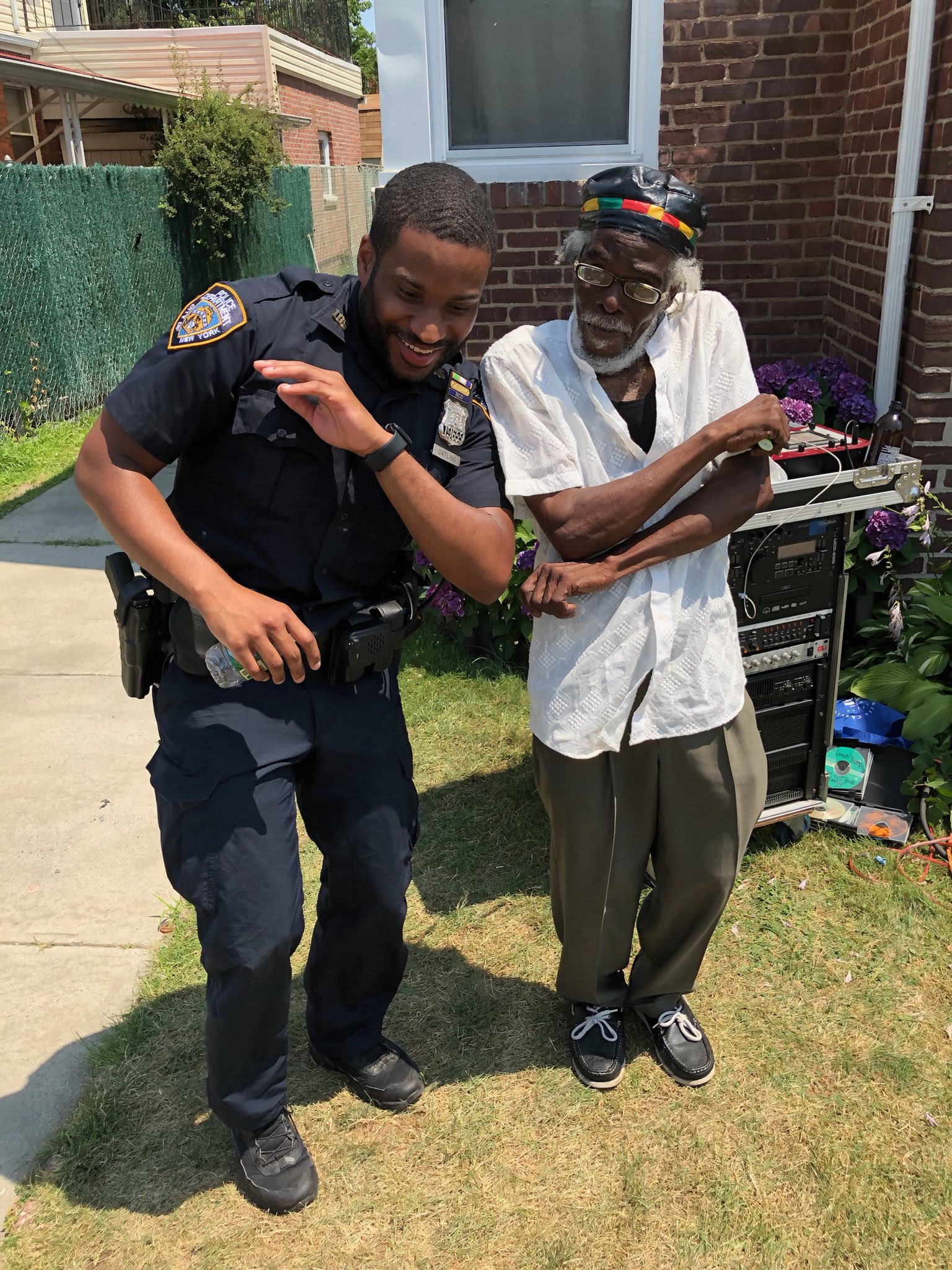 NYPD 105th Precinct on X: "NCO Charlie and steady sector ...