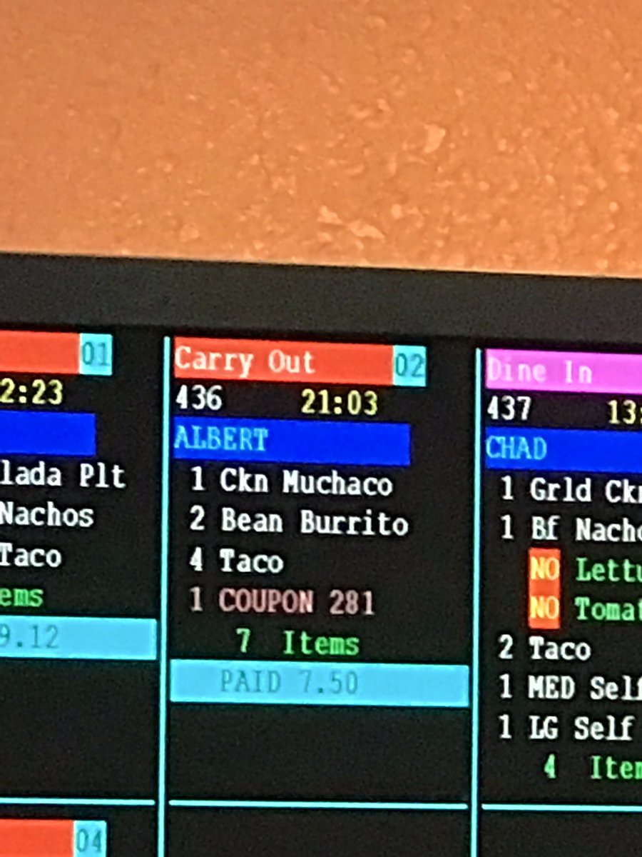 RealAlbertLuna's tweet photo. @tacobueno Everybody knows I am the biggest Bueno Head and never complain but this is how ridiculous the service is at store #3127 in Keller, TX https://t.co/Z6ZXF1jBVU